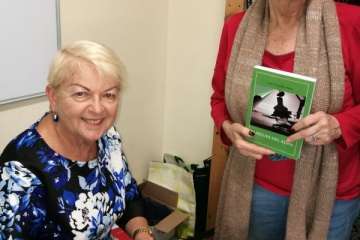 La escritora Loly Perez presenta en Telde su tercer libro 'Pliegues del alma' (Foto TA)